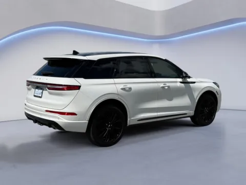 More photos of 2023 Lincoln Corsair Standard at Twin City Hyundai, TN