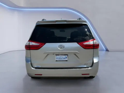 More photos of 2019 Toyota Sienna XLE 8-Passenger at Twin City Hyundai, TN