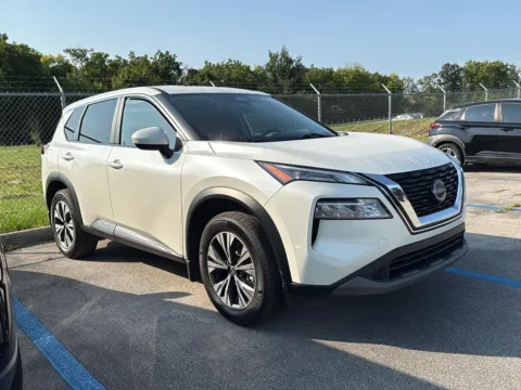 White 2023 Nissan Rogue SV for sale in Alcoa, TN