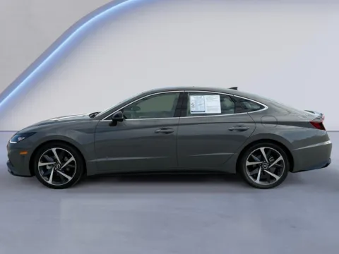 Photos of 2022 Hyundai Sonata SEL Plus for sale in Alcoa, TN at Twin City Hyundai