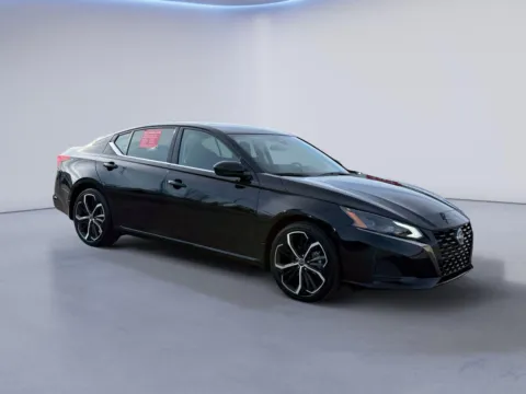 Black 2025 Nissan Altima SR for sale in Alcoa, TN
