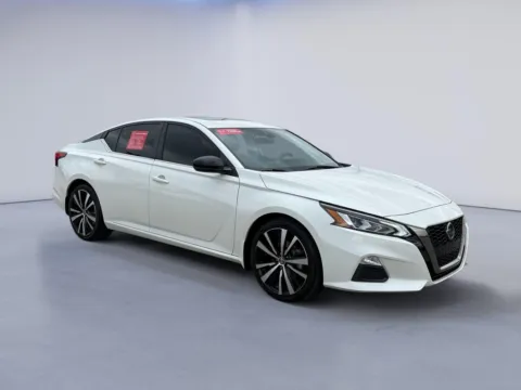 White 2020 Nissan Altima 2.5 SR for sale in Alcoa, TN