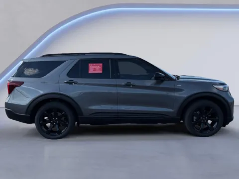 Photos of 2022 Ford Explorer ST-Line for sale in Alcoa, TN at Twin City Nissan