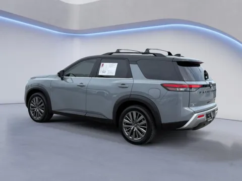 More photos of 2023 Nissan Pathfinder SL at Twin City Nissan, TN
