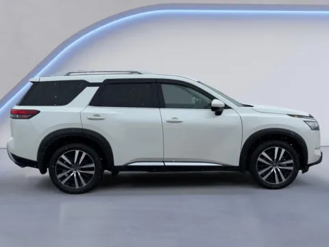 Photos of 2024 Nissan Pathfinder Platinum for sale in Alcoa, TN at Twin City Nissan