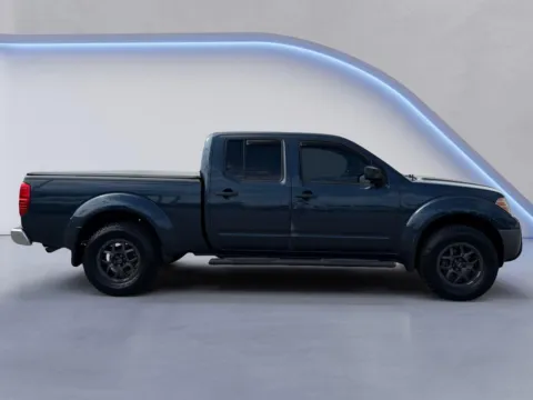 Photos of 2017 Nissan Frontier SV V6 for sale in Alcoa, TN at Twin City Nissan