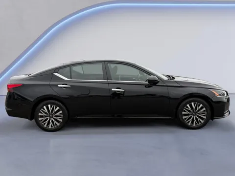 Photos of 2024 Nissan Altima 2.5 SV for sale in Alcoa, TN at Twin City Nissan