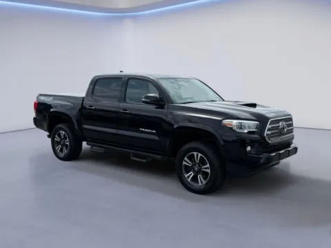 Black 2017 Toyota Tacoma TRD Sport for sale in Alcoa, TN