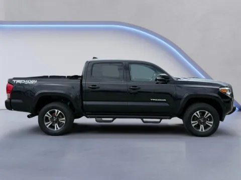 Photos of 2017 Toyota Tacoma TRD Sport for sale in Alcoa, TN at Twin City Nissan