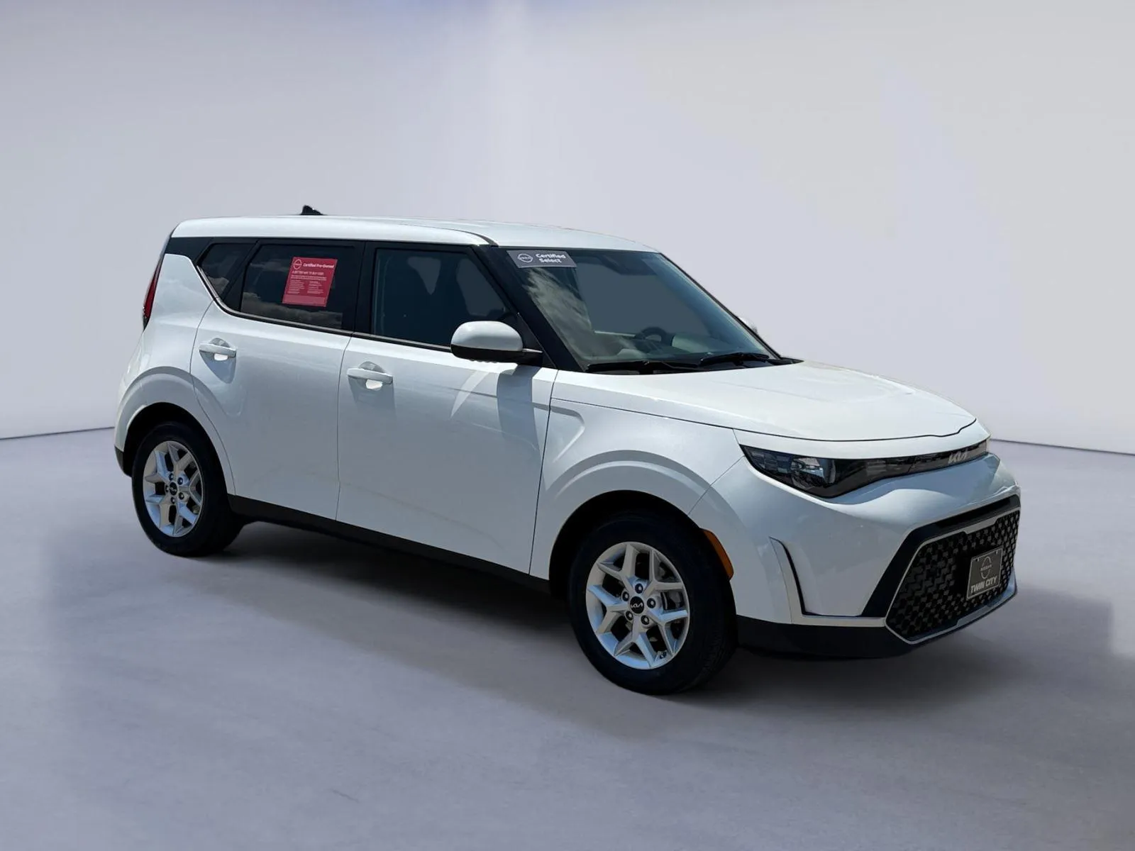White 2023 Kia Soul LX for sale in Alcoa, TN