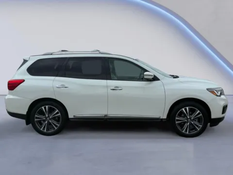 Photos of 2018 Nissan Pathfinder Platinum for sale in Alcoa, TN at Twin City Nissan