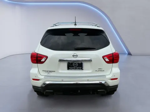 More photos of 2018 Nissan Pathfinder Platinum at Twin City Nissan, TN