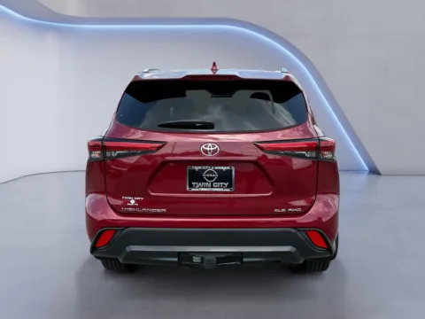 More photos of 2022 Toyota Highlander XLE at Twin City Nissan, TN