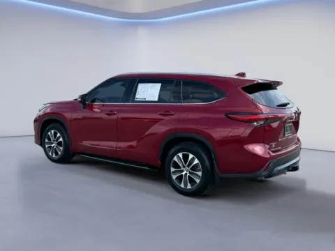 More photos of 2022 Toyota Highlander XLE at Twin City Nissan, TN