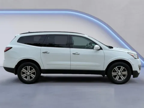 Photos of 2016 Chevrolet Traverse LT for sale in Alcoa, TN at Twin City Nissan