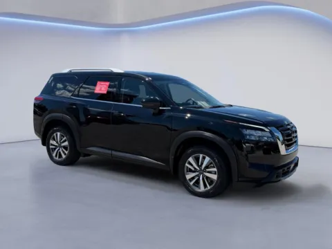 Black 2025 Nissan Pathfinder SL for sale in Alcoa, TN