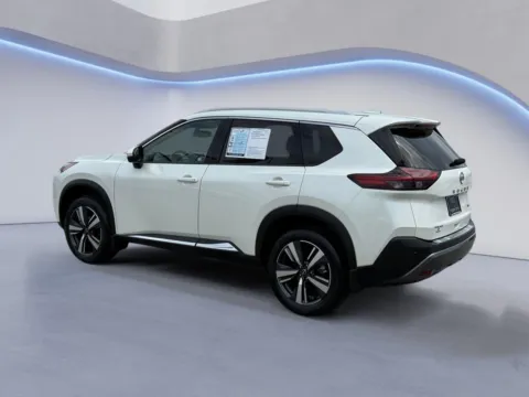 More photos of 2023 NISSAN ROGUE SL at Twin City Nissan, TN