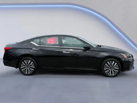 Photos of 2025 NISSAN ALTIMA SV for sale in Alcoa, TN at Twin City Nissan