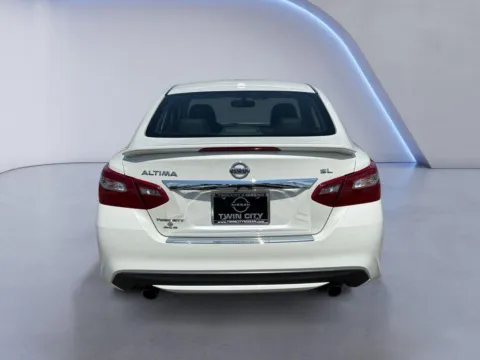 More photos of 2018 Nissan Altima 2.5 SL at Twin City Nissan, TN