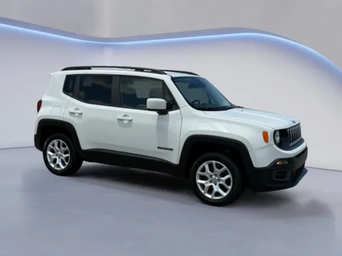 White 2017 Jeep Renegade Latitude for sale in Alcoa, TN