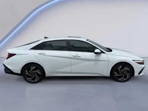 Photos of 2024 Hyundai Elantra Limited for sale in Alcoa, TN at Twin City Nissan