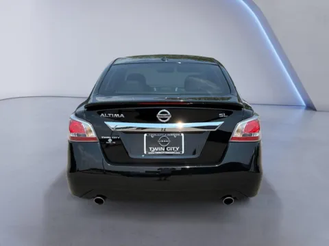 More photos of 2015 Nissan Altima 2.5 SL at Twin City Nissan, TN