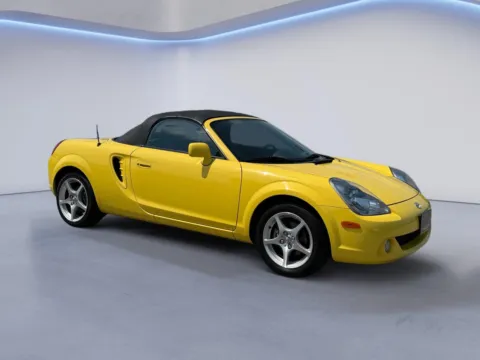 Yellow 2004 TOYOTA MR2 for sale in Alcoa, TN