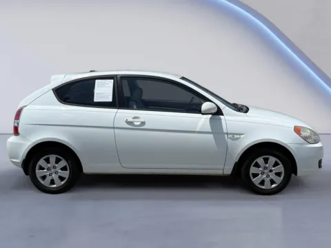 Photos of 2010 Hyundai Accent GS for sale in Alcoa, TN at Twin City Nissan