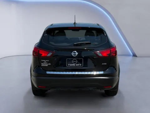 More photos of 2017 Nissan Rogue Sport S at Twin City Nissan, TN