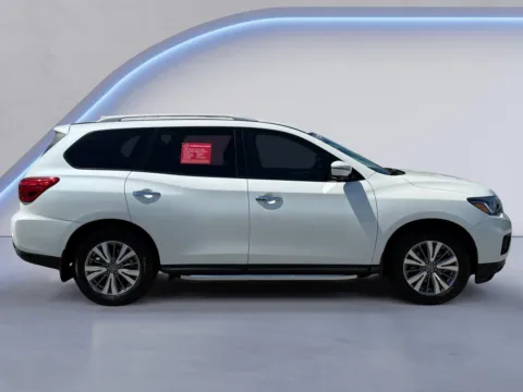 Photos of 2019 Nissan Pathfinder SL for sale in Alcoa, TN at Twin City Nissan