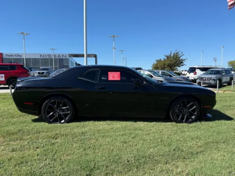 Photos of 2022 Dodge Challenger R/T for sale in Alcoa, TN at Twin City Nissan