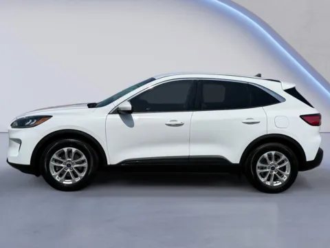 Photos of 2021 Ford Escape SE for sale in Alcoa, TN at Twin City Auto Center