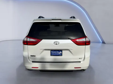 More photos of 2018 Toyota Sienna XLE 8-Passenger at Twin City Auto Center, TN