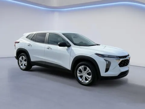 White 2025 Chevrolet Trax LS for sale in Alcoa, TN