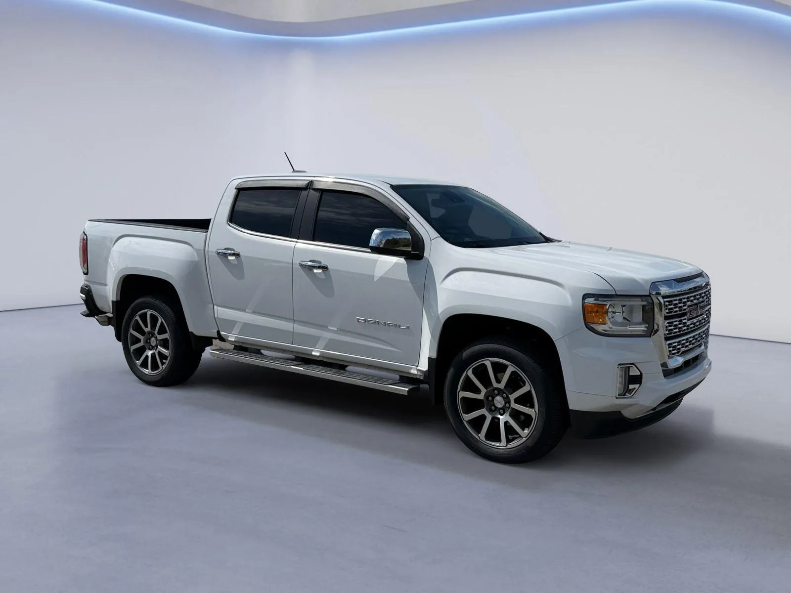 White 2022 GMC Canyon 4WD Denali for sale in Alcoa, TN