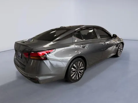 Photos of 2024 Nissan Altima 2.5 SV for sale in Alcoa, TN at Twin City Auto Center