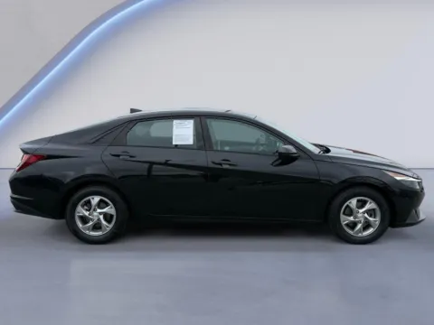 Photos of 2021 Hyundai Elantra SE for sale in Alcoa, TN at Twin City Auto Center