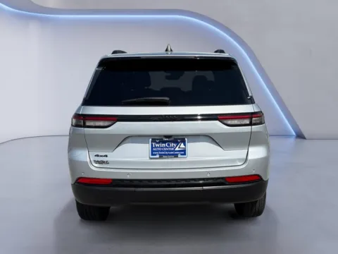 More photos of 2024 Jeep Grand Cherokee Altitude at Twin City Auto Center, TN