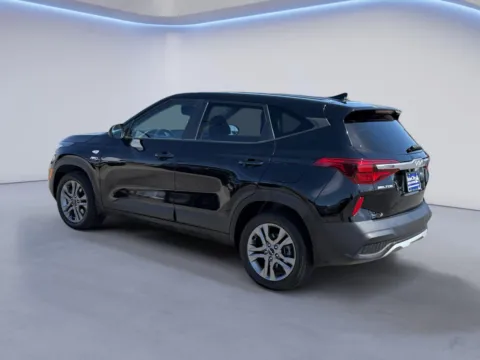 More photos of 2023 Kia Seltos LX at Twin City Auto Center, TN