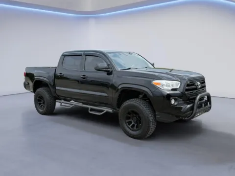 Black 2017 Toyota Tacoma SR V6 for sale in Alcoa, TN