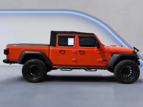 Photos of 2020 Jeep Gladiator Sport S for sale in Alcoa, TN at Twin City Auto Center