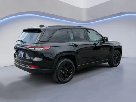 Another view of 2025 Jeep Grand Cherokee Altitude for sale in Alcoa, TN at Twin City Auto Center