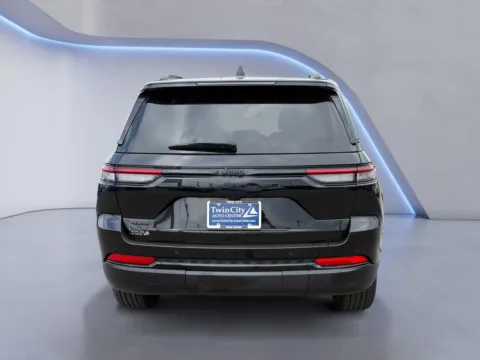 More photos of 2025 Jeep Grand Cherokee Altitude at Twin City Auto Center, TN