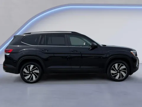 Photos of 2024 Volkswagen Atlas 2.0T SE w/Technology for sale in Alcoa, TN at Twin City Auto Center