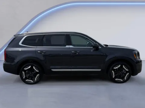 Photos of 2025 Kia Telluride S for sale in Alcoa, TN at Twin City Auto Center