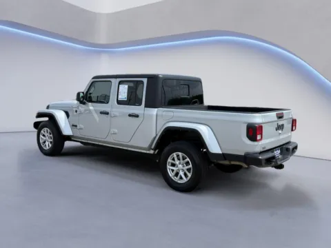 More photos of 2023 Jeep Gladiator Sport S at Twin City Auto Center, TN