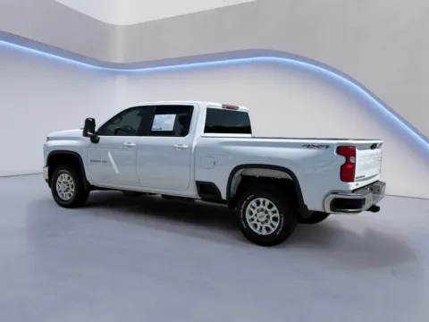 More photos of 2022 Chevrolet Silverado 2500HD LT at Twin City Auto Center, TN