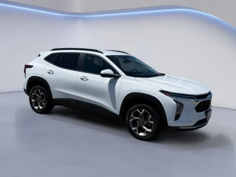 White 2025 Chevrolet Trax LT for sale in Alcoa, TN