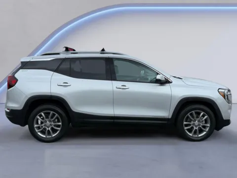 Photos of 2022 GMC Terrain SLT for sale in Alcoa, TN at Twin City Auto Center