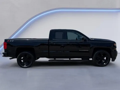 Photos of 2018 Chevrolet Silverado 1500 LT for sale in Alcoa, TN at Twin City Auto Center